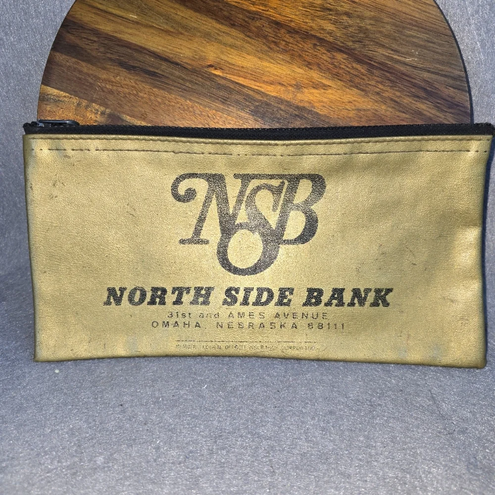 Vintage gold bank bag / Pouch